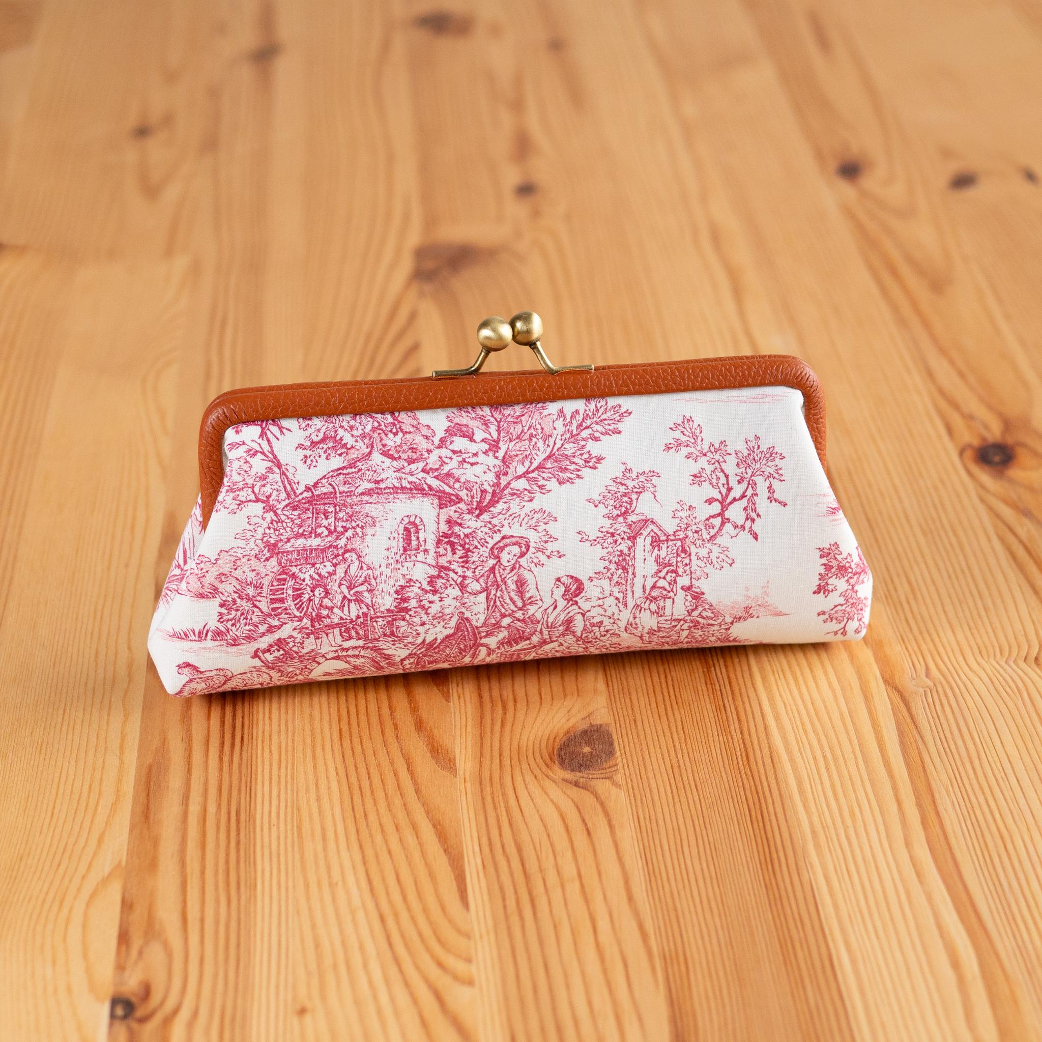 Toile de Jouy 革巻き口金のメガネケース（赤）フランス生地 | 2枚目