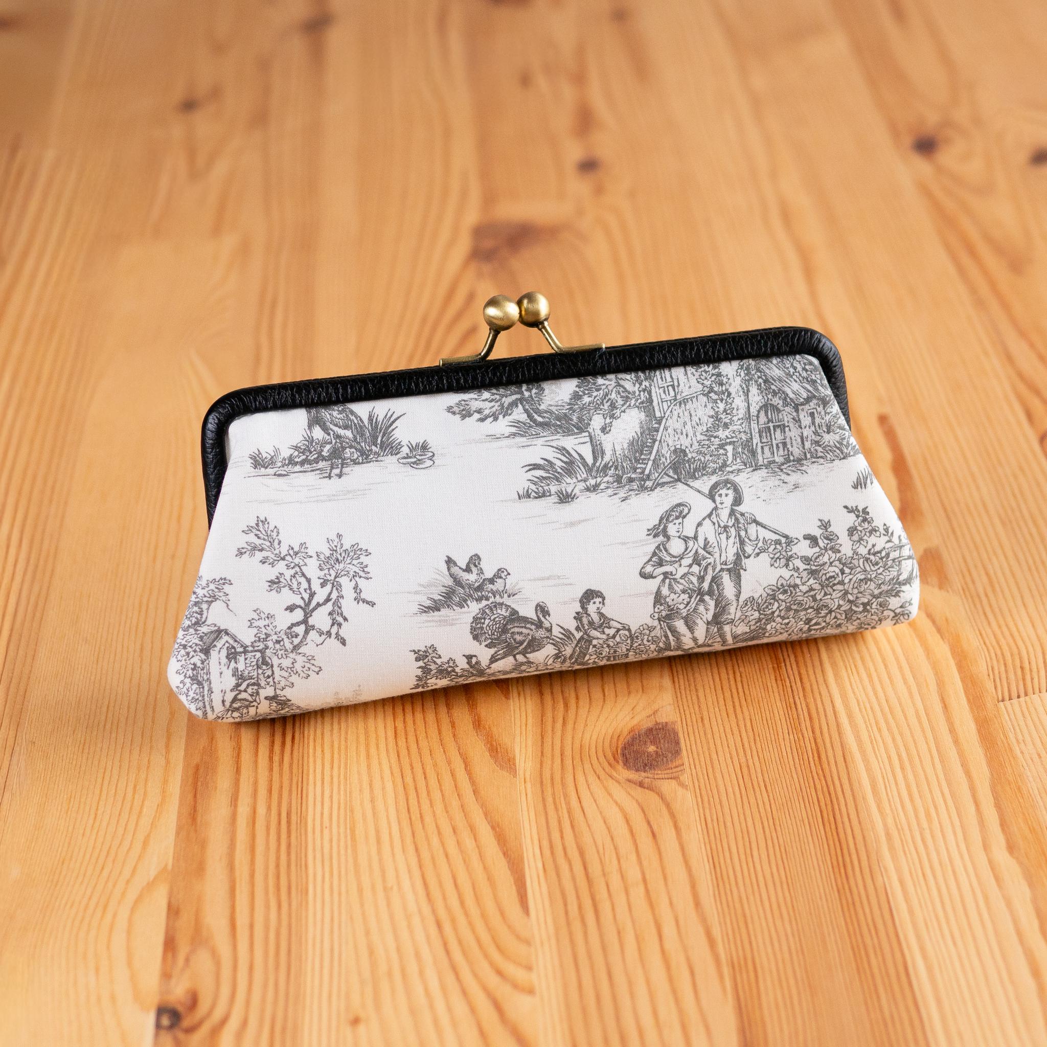 Toile de Jouy 革巻き口金のメガネケース（黒）フランス生地 | 3枚目