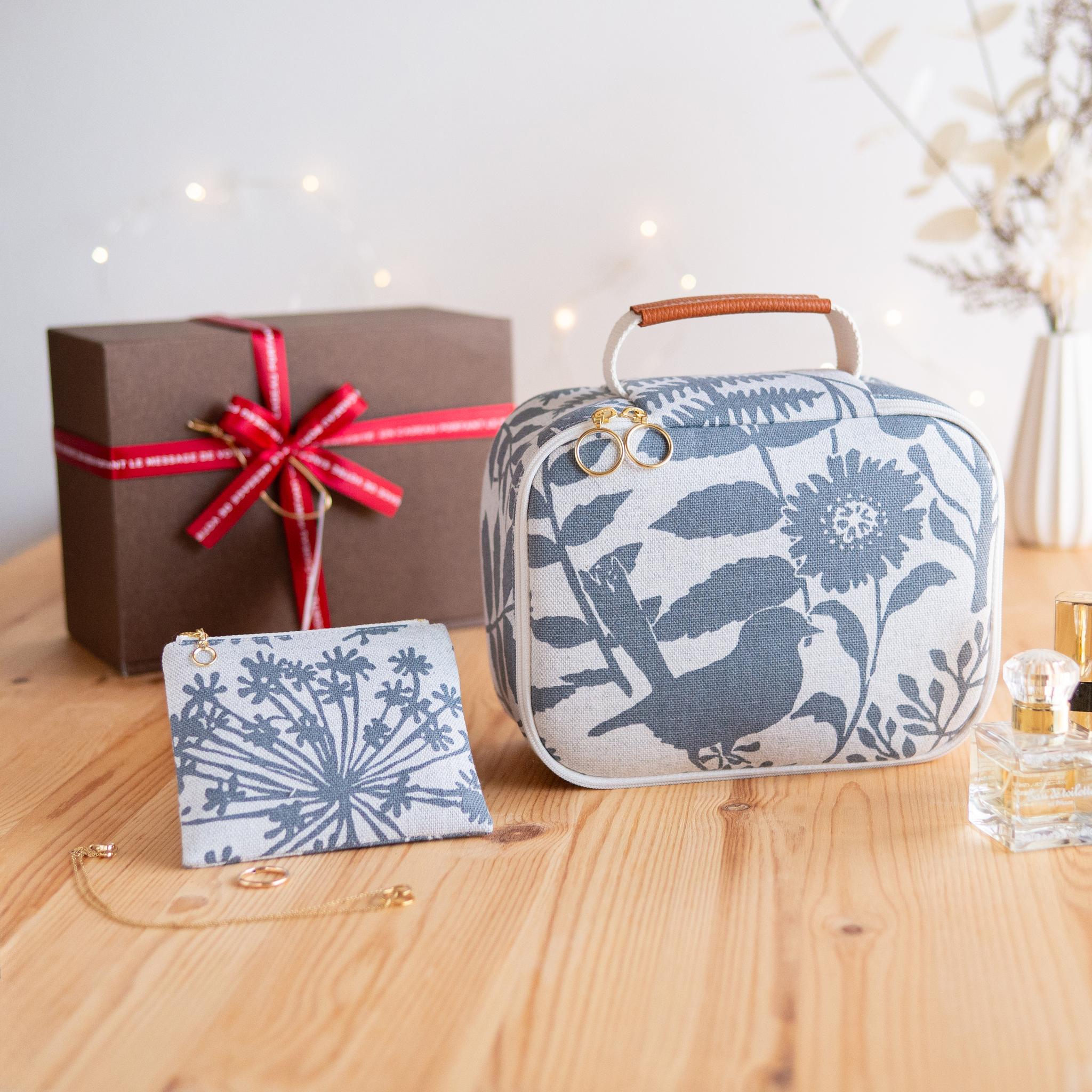 北欧柄　フランス生地のバニティポーチ＆ミニフラットポーチセット