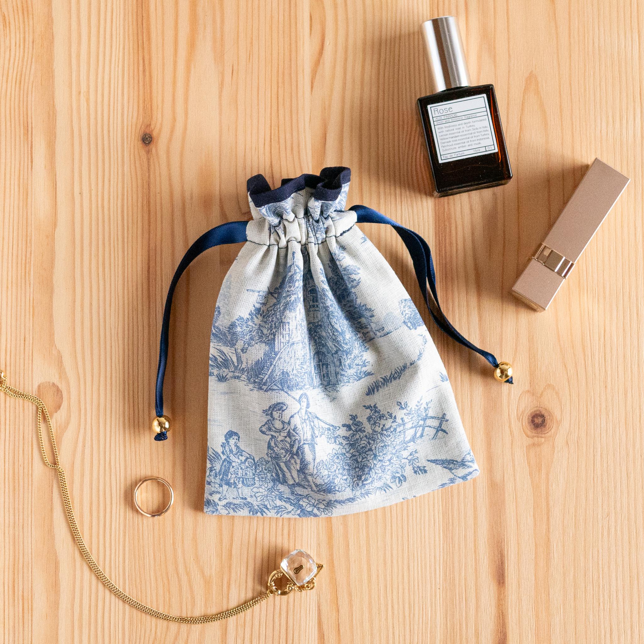 Toile de Jouy パイピング巾着ポーチ(青)　イギリス生地